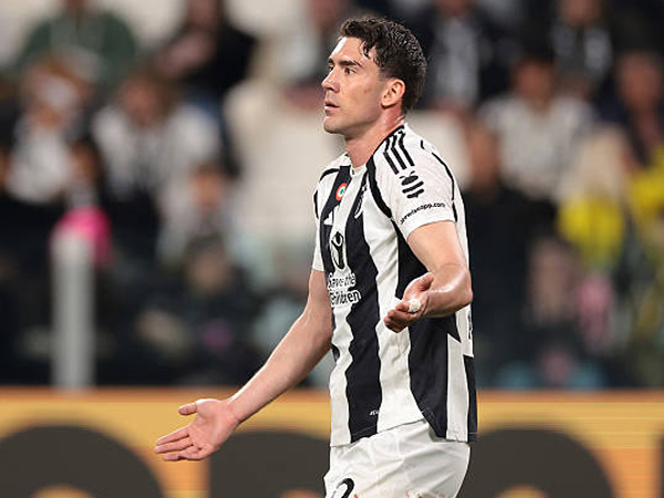 Milan-Juve Pertimbangkan Barter Untuk Datangkan Dusan Vlahovic